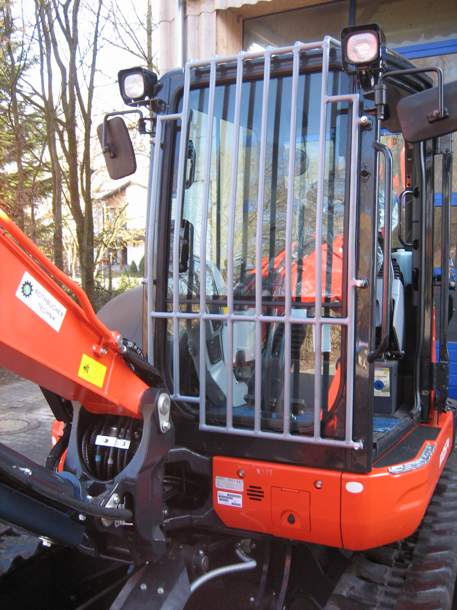 Schutzgitter für Führerhaus an Minibagger